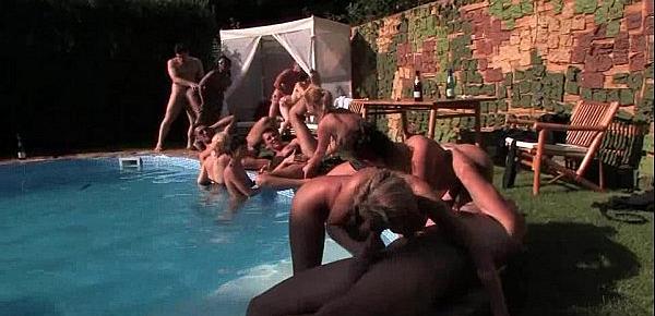  Hot chicks fucked in holes in pool